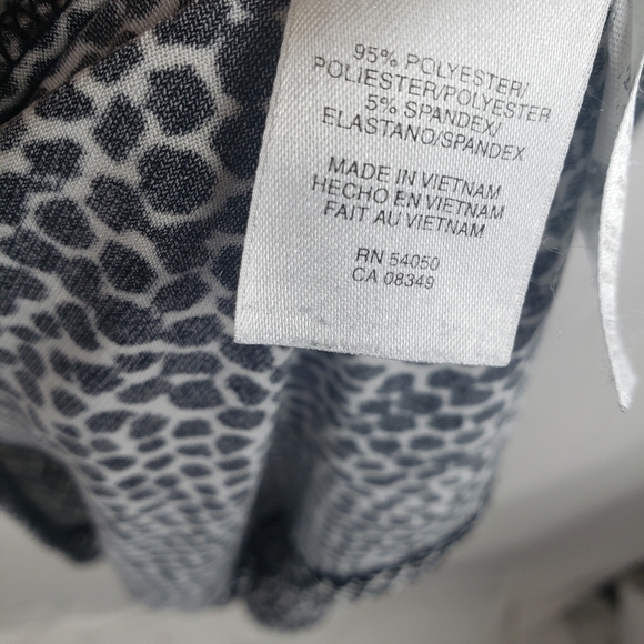 Jones New York Signature Woman Black and White Drape Neck Shirt Sz 1X - Picture 8 of 8